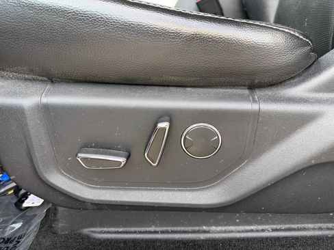 Certified 2017 Ford F350 Lariat w/ Lariat Value Package image 17