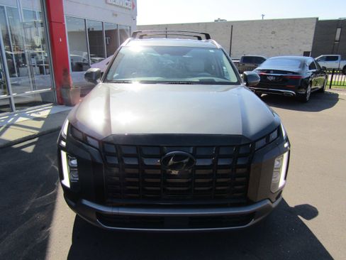 Used 2023 Hyundai Palisade Limited image 4