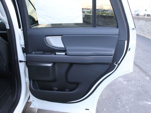 New 2025 Ford Expedition Active image 16