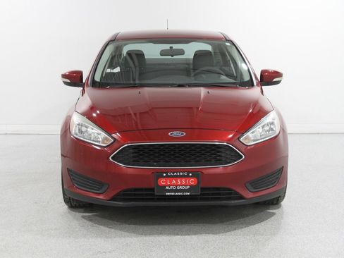 Used 2016 Ford Focus SE image 2