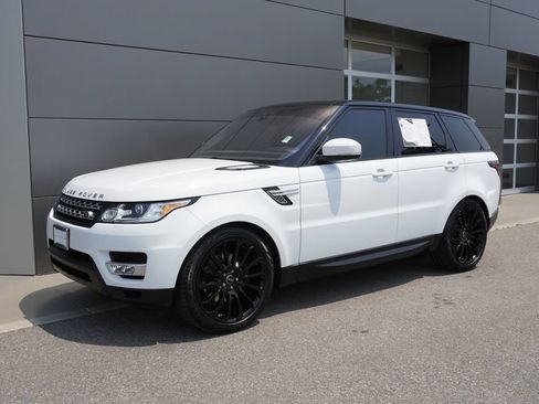 Used 2017 Land Rover Range Rover Sport HSE AWD/4WD image 3