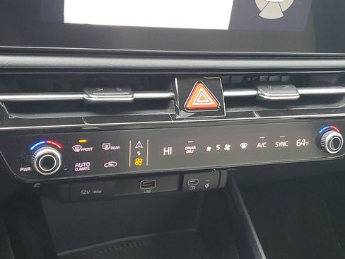 Used 2024 Kia Niro EX Touring image 24