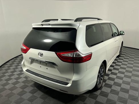 Used 2019 Toyota Sienna Limited Premium AWD/4WD image 3