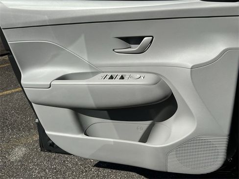 New 2026 Hyundai Kona SE image 16