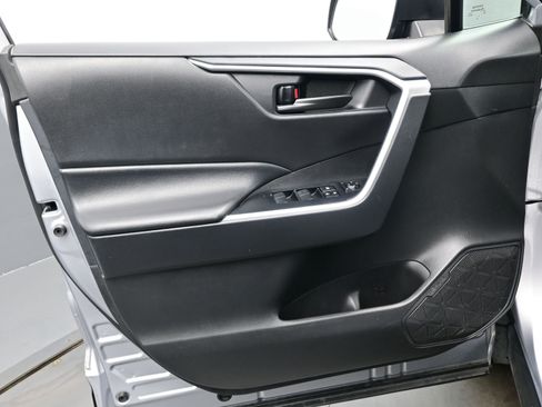 Used 2024 Toyota RAV4 LE image 9