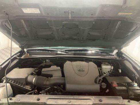 Used 2022 Toyota Tacoma TRD Off-Road w/ TRD Premium Off Road Package image 15