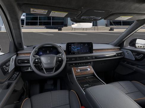 New 2025 Lincoln Aviator Black Label w/ Black Label Special Edition image 9
