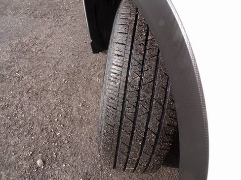 Used 2023 Subaru Ascent Limited w/ Technology Package image 2