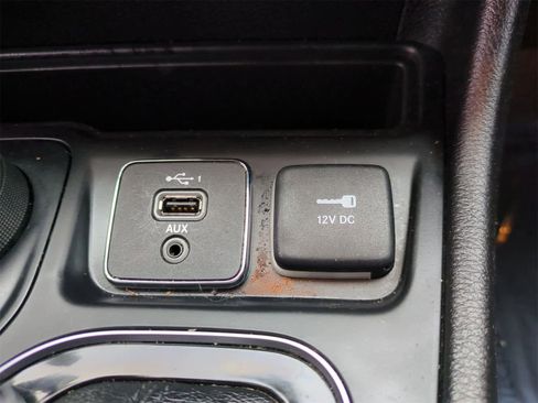 Certified 2020 Jeep Cherokee Latitude Plus image 30