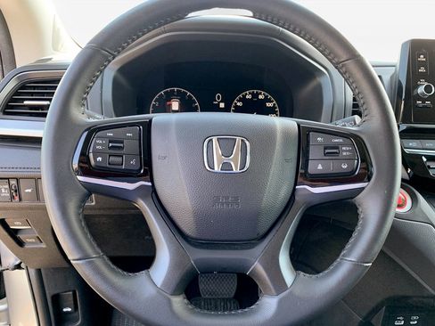 Used 2025 Honda Odyssey EX-L image 17