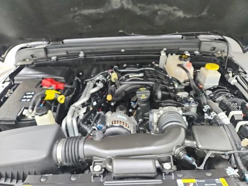 Used 2023 Jeep Gladiator Sport AWD/4WD image 18