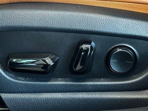 Used 2022 Lexus UX 200 w/ Premium Package image 14