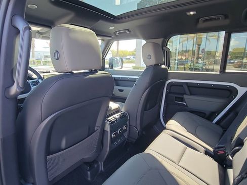New 2026 Land Rover Defender 110 X-Dynamic SE AWD/4WD image 16