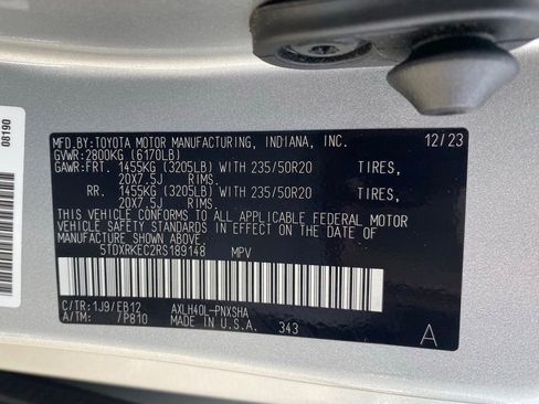 Used 2024 Toyota Sienna XSE image 21