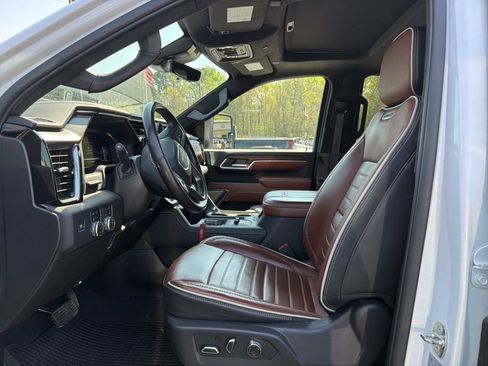Used 2024 GMC Sierra 2500 Denali Ultimate image 3