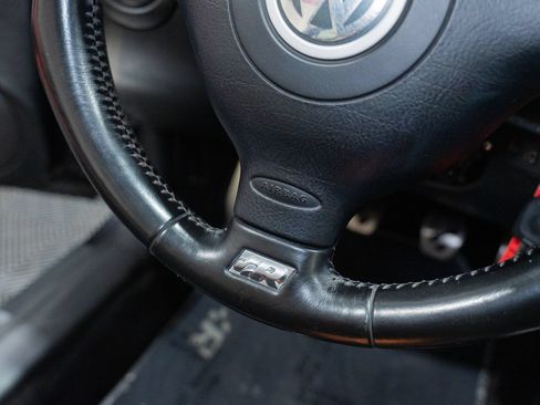 Used 2004 Volkswagen R32 AWD/4WD image 33