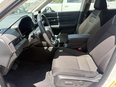 Used 2023 Honda CR-V EX image 9