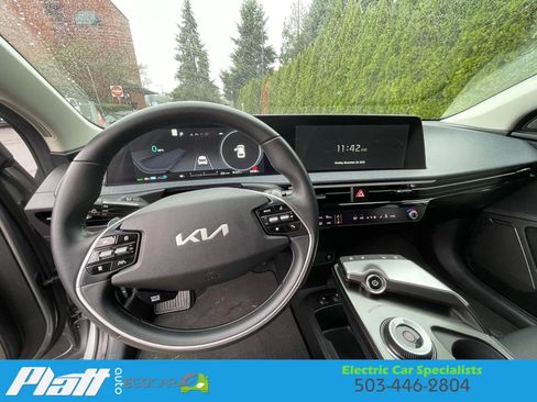 Used 2022 Kia EV6 Wind image 31