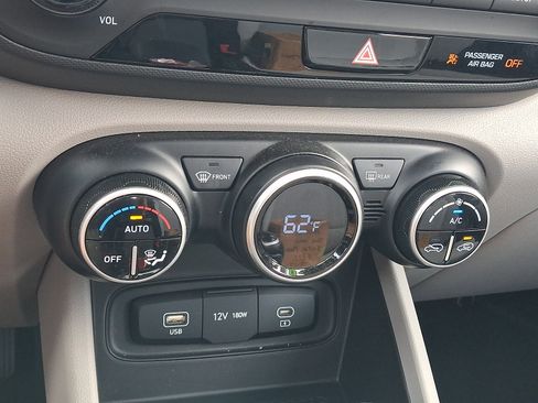 Certified 2023 Hyundai Venue SEL FWD image 16