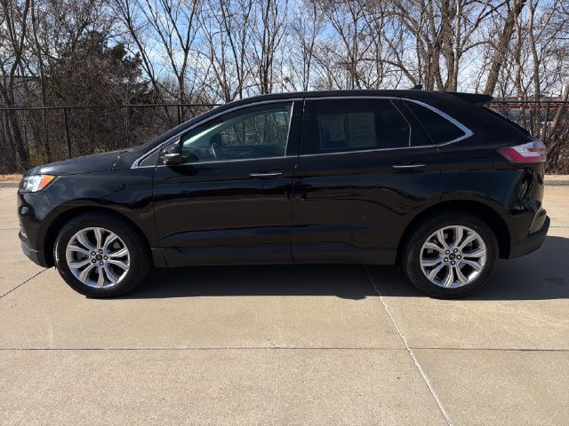 Used 2024 Ford Edge Titanium AWD/4WD image 2