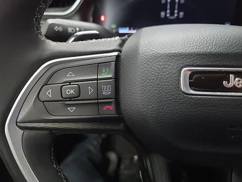 Used 2024 Jeep Grand Cherokee L Laredo AWD/4WD image 19