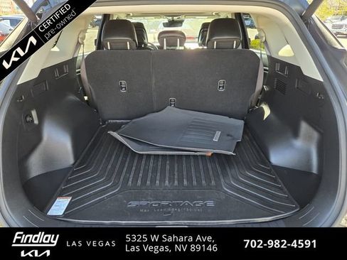 Certified 2025 Kia Sportage EX w/ EX Premium Package AWD/4WD image 18