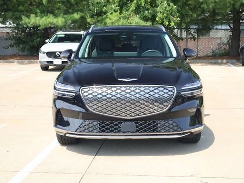 Used 2023 Genesis Electrified GV70 AWD/4WD image 3