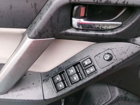 Used 2016 Subaru Forester 2.5i Touring w/ Eyesight & Navigation System AWD/4WD image 15