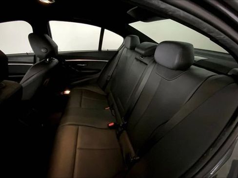 Used 2018 BMW 330i Sedan RWD image 12
