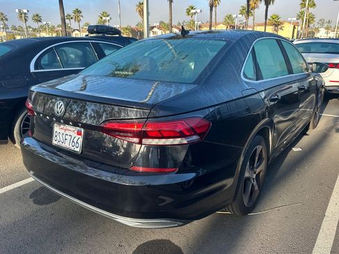 Used 2020 Volkswagen Passat 2.0T SE w/ Sunroof Package image 3