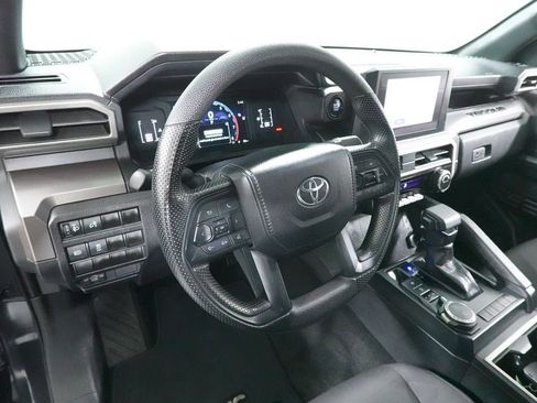 Used 2024 Toyota Tacoma SR5 AWD/4WD image 22