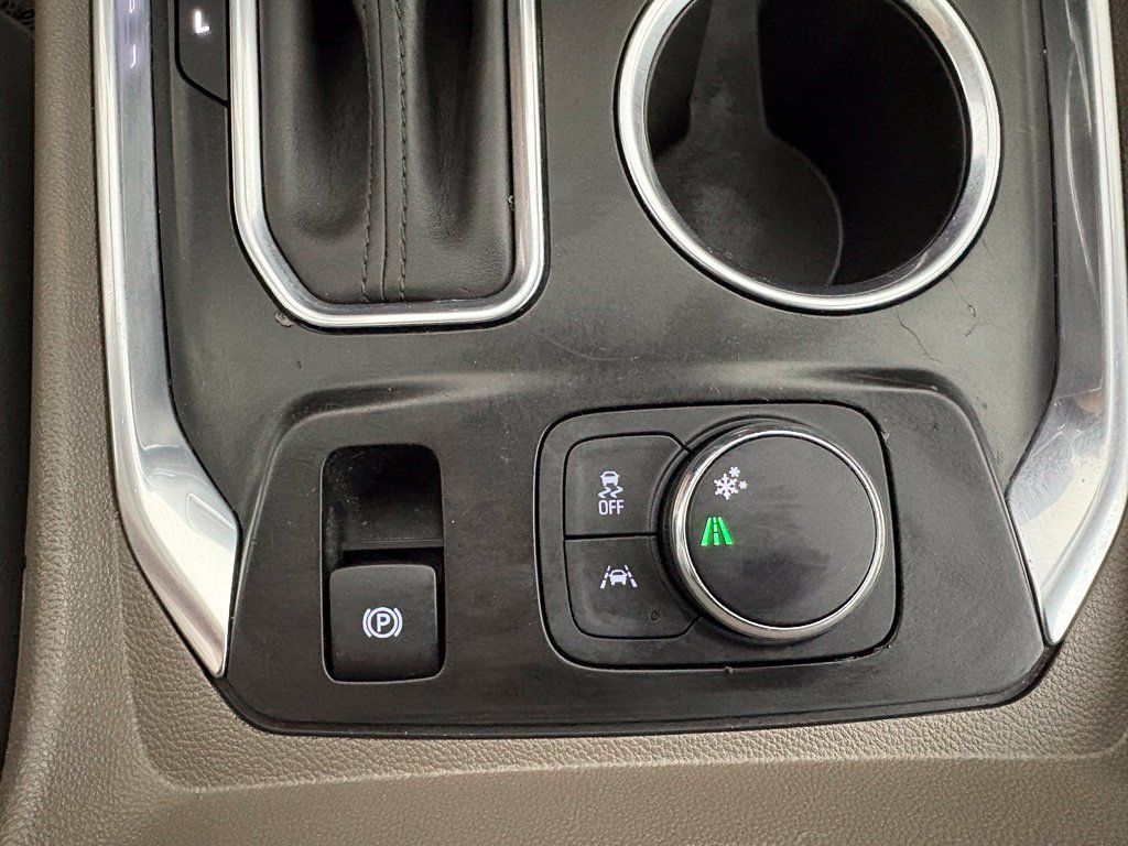 Used 2019 Chevrolet Traverse Premier w/ Driver Confidence II Package FWD image 28