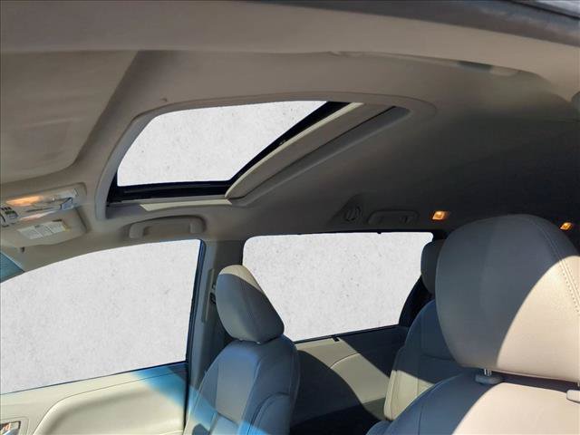Used 2015 Toyota Sienna XLE w/ XLE Navigation Package FWD image 16