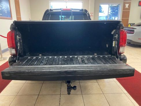 Used 2019 Toyota Tacoma TRD Sport image 13
