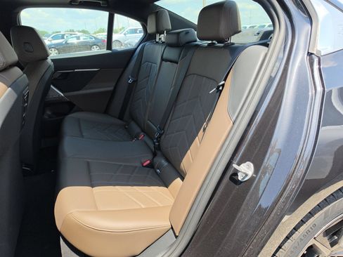 Used 2026 BMW 530i xDrive AWD/4WD image 7