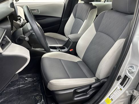 Used 2024 Toyota Corolla LE image 4