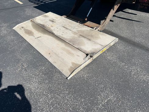 Used 2006 Ford F450 2WD Regular Cab Super Duty image 8