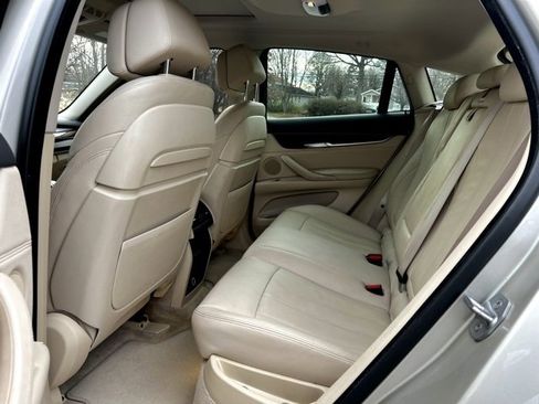 Used 2015 BMW X6 xDrive50i image 17