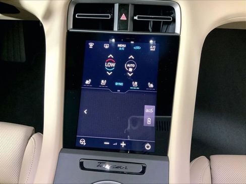 Used 2025 Porsche Taycan image 12