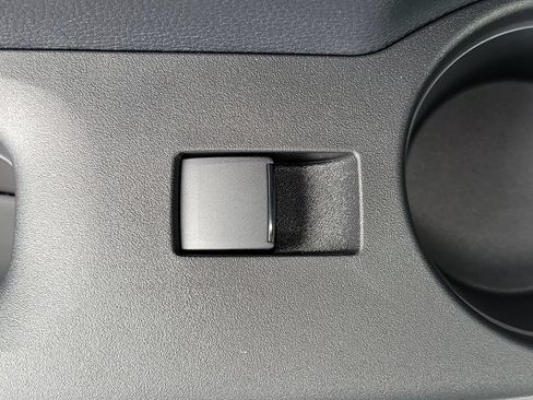 Used 2026 Toyota Corolla Cross L FWD image 16