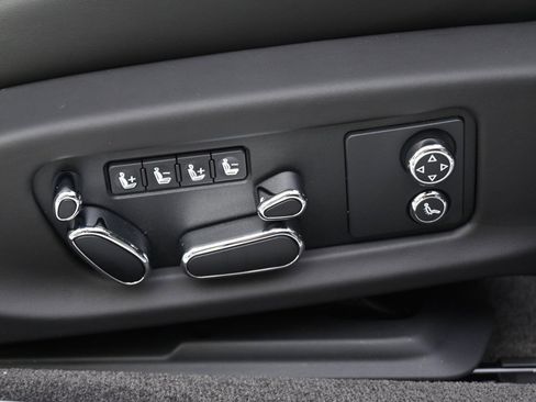 Used 2024 Bentley Continental GT image 17