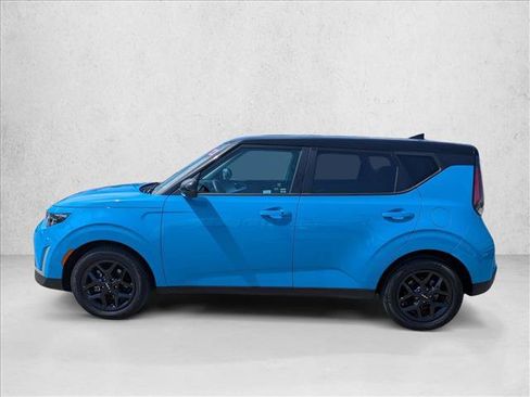 Used 2023 Kia Soul S FWD image 9