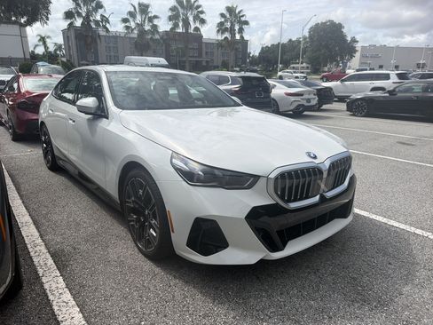 Used 2026 BMW i5 eDrive40 w/ M Sport Package RWD image 1
