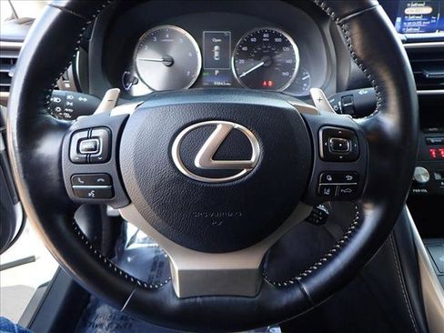 Used 2018 Lexus IS 300 AWD image 13