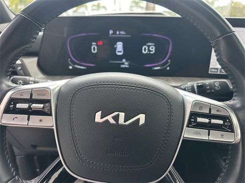 Used 2024 Kia Telluride EX w/ EX Captain's Chair Package image 24