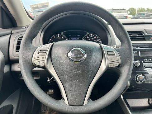 Used 2015 Nissan Altima 2.5 S w/ Power Driver Seat Package FWD image 12