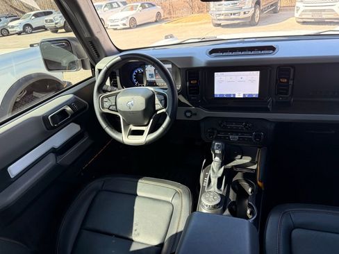 Used 2023 Ford Bronco Badlands w/ Sasquatch Package image 33
