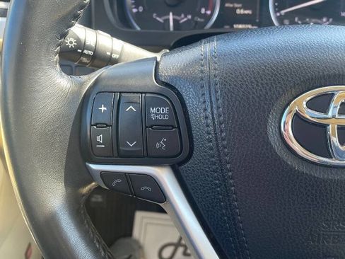 Used 2017 Toyota Highlander Limited w/ Protection Package #3 image 30