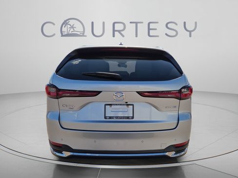 Used 2025 MAZDA CX-90 Plug-In Hybrid w/ Premium Plus AWD/4WD image 4