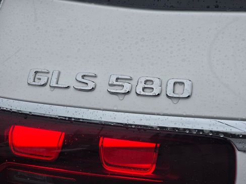 Certified 2025 Mercedes-Benz GLS 580 4MATIC image 34